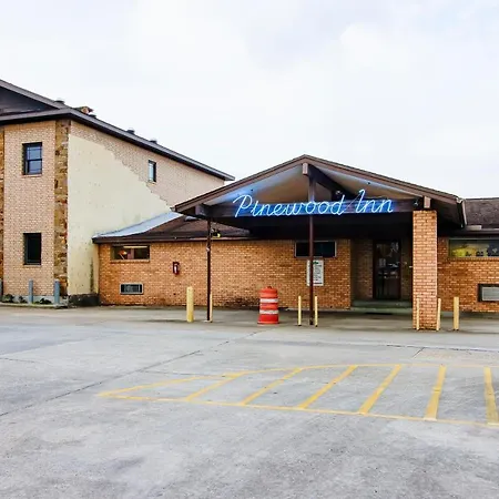 Oyo Pinewood Inn & Suites Silsbee